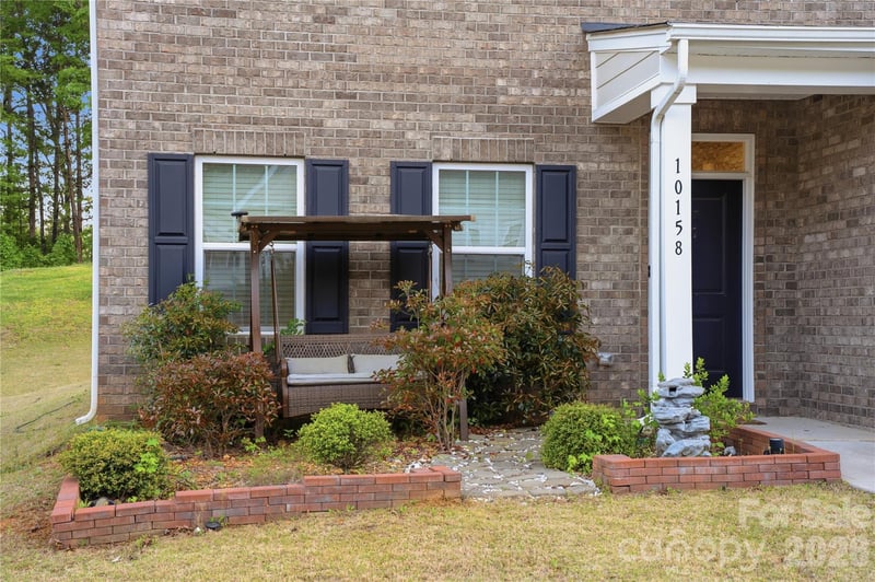 10158 Paper Birch Dr, Charlotte, NC 28215