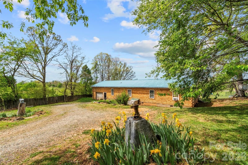 120 Lillie Ln, Marshall, NC 28753
