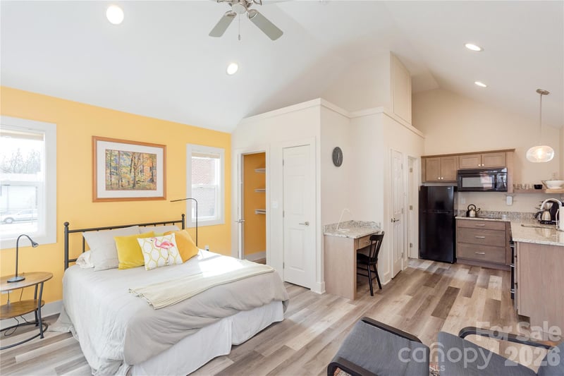 608 Ray Ave, Hendersonville, NC 28792