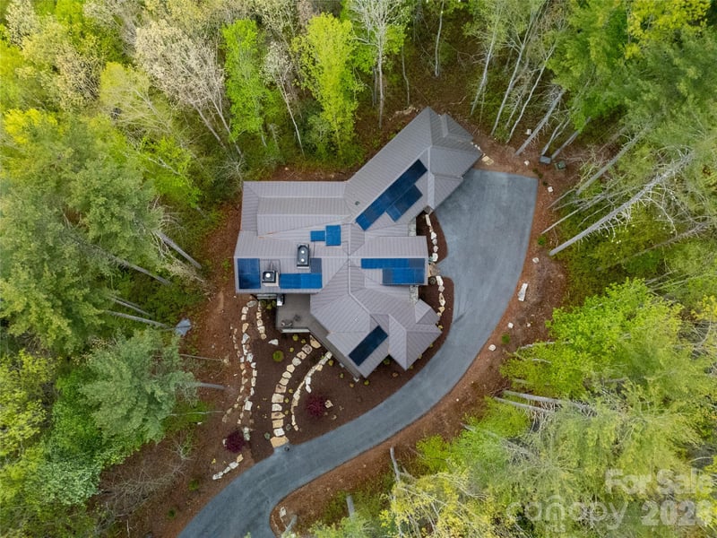 726 Ugugu Dr, Brevard, NC 28712