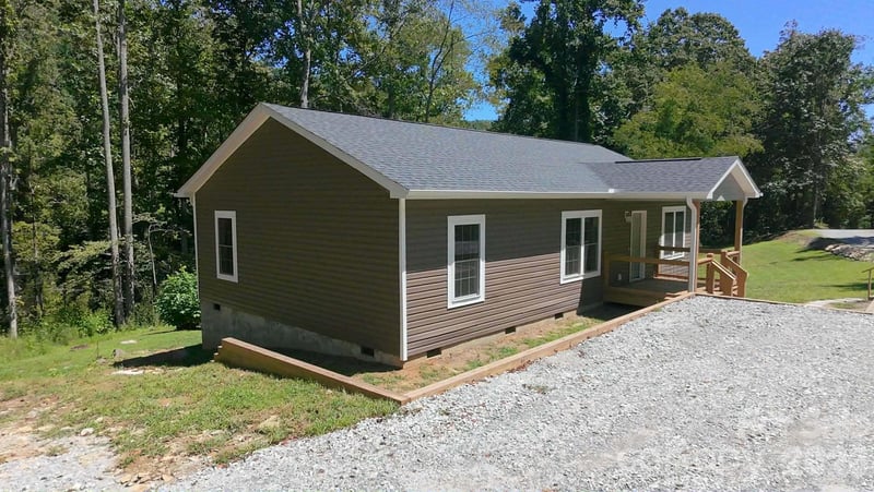 784 Bearwallow Mountain Rd, Hendersonville, NC 28792