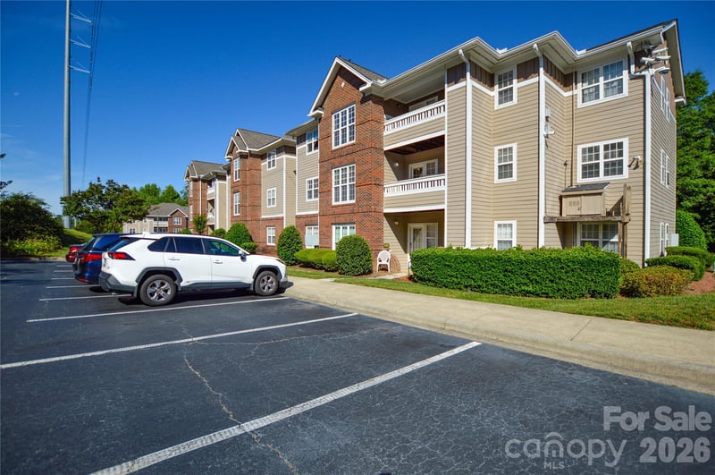 9810 Campus Walk Ln #F, Charlotte, NC 28262