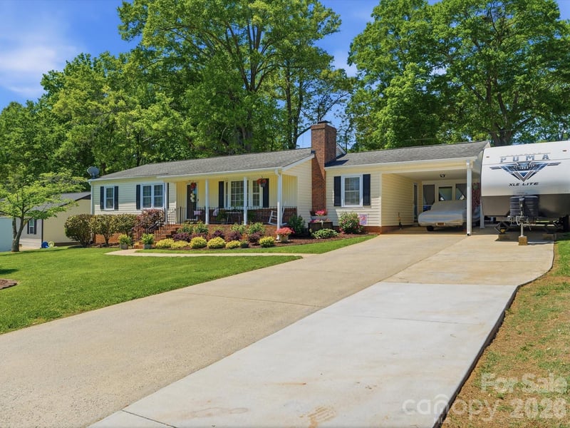 217 Hughey Dr, Gastonia, NC 28056