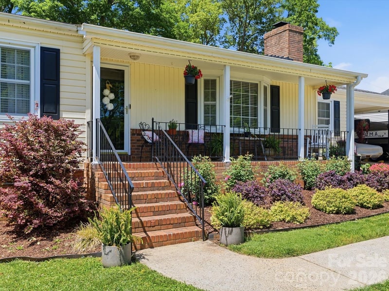 217 Hughey Dr, Gastonia, NC 28056