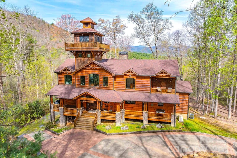 716 Peppervine Cir, Brevard, NC 28712