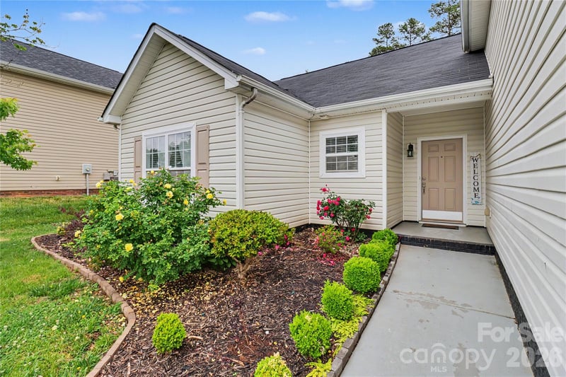 6225 Sid Crane Dr, Charlotte, NC 28216