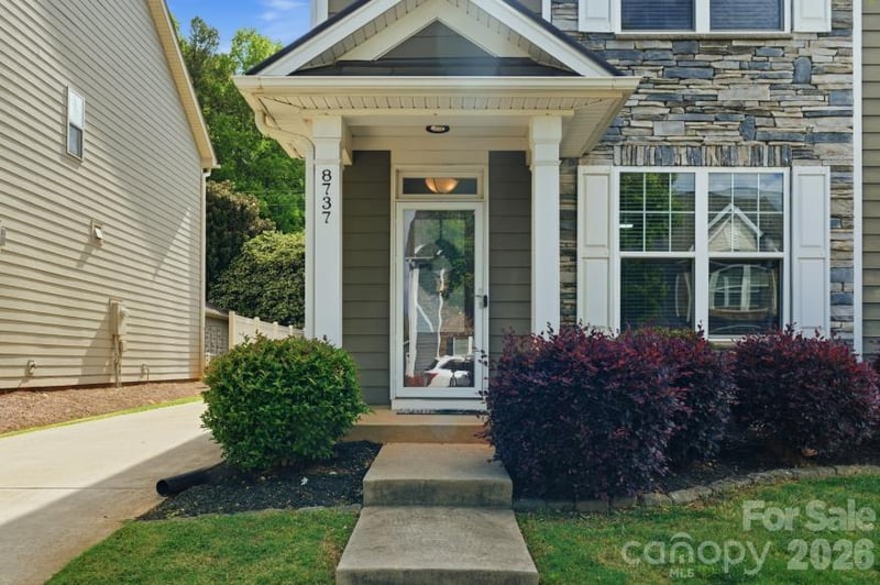 8737 Aspinwall Dr, Charlotte, NC 28216
