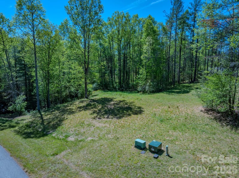 92 Crystal Heights Dr, Hendersonville, NC 28739