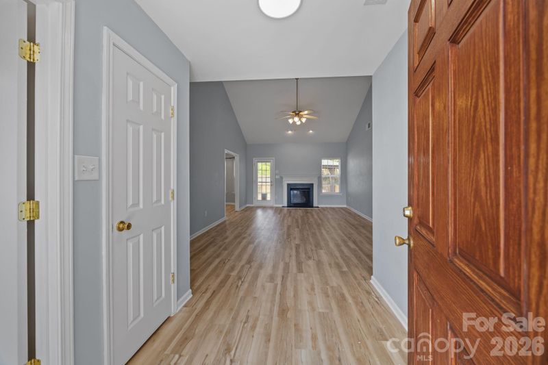 417 Deerfield Dr, Mount Holly, NC 28120