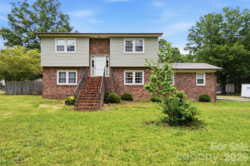 908 Forest Dr, Marshville, NC 28103