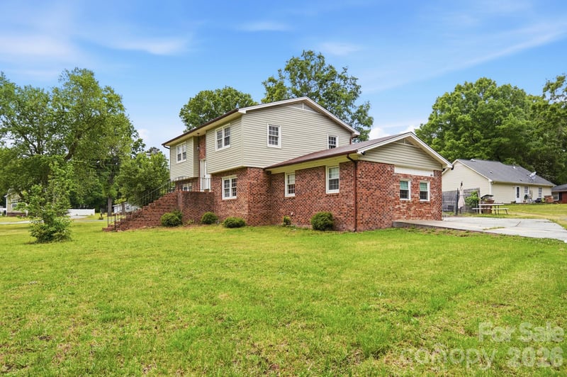 908 Forest Dr, Marshville, NC 28103