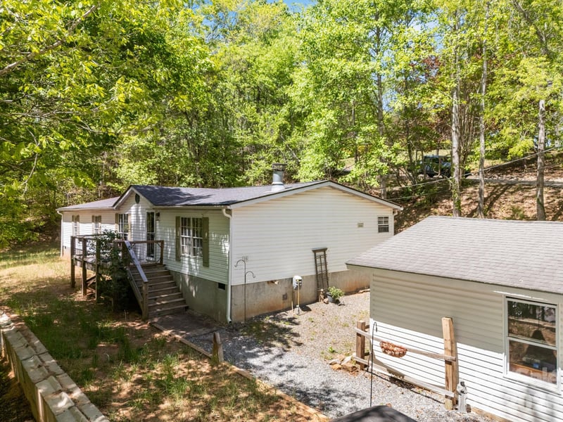25 Weaver Ln, Black Mountain, NC 28711