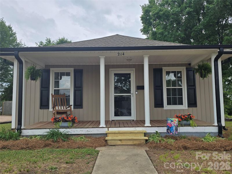 214 E 10th St, Kannapolis, NC 28083