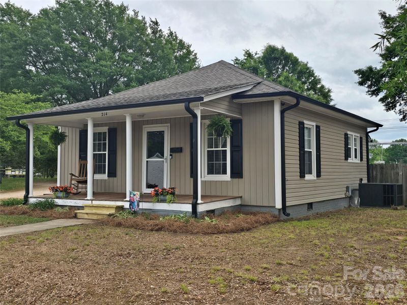 214 E 10th St, Kannapolis, NC 28083