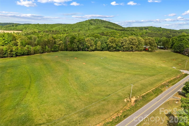 562 Mountain View Rd, Statesville, NC 28625