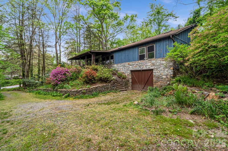 257 Pine St, Black Mountain, NC 28711