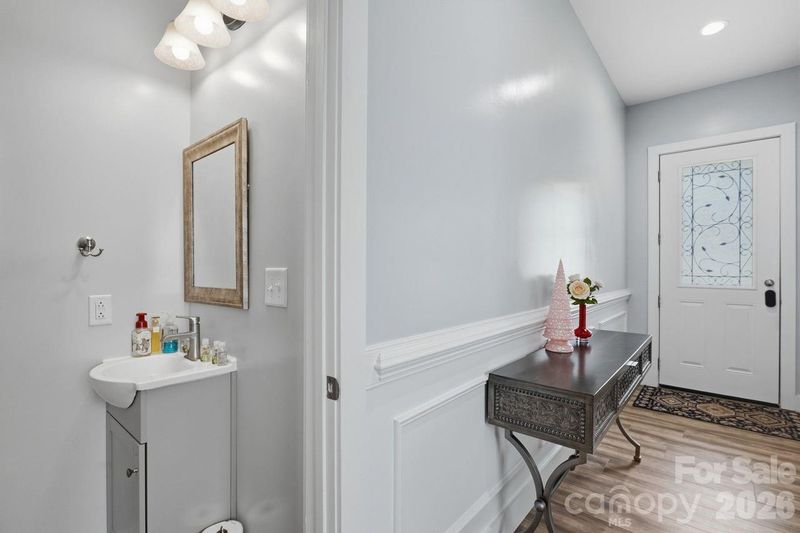 4950 Surfwood Dr, Sherrills Ford, NC 28673