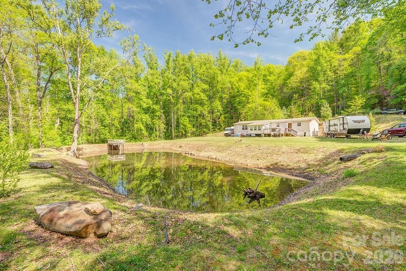 248 Blackberry Inn Rd, Weaverville, NC 28787