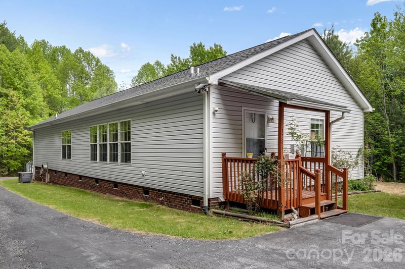 3287 Cabin Creek Rd, Zirconia, NC 28790
