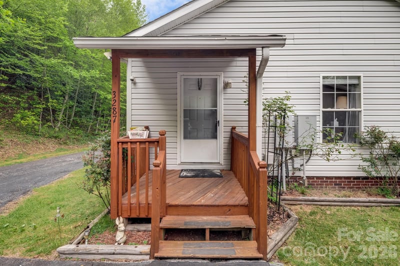 3287 Cabin Creek Rd, Zirconia, NC 28790