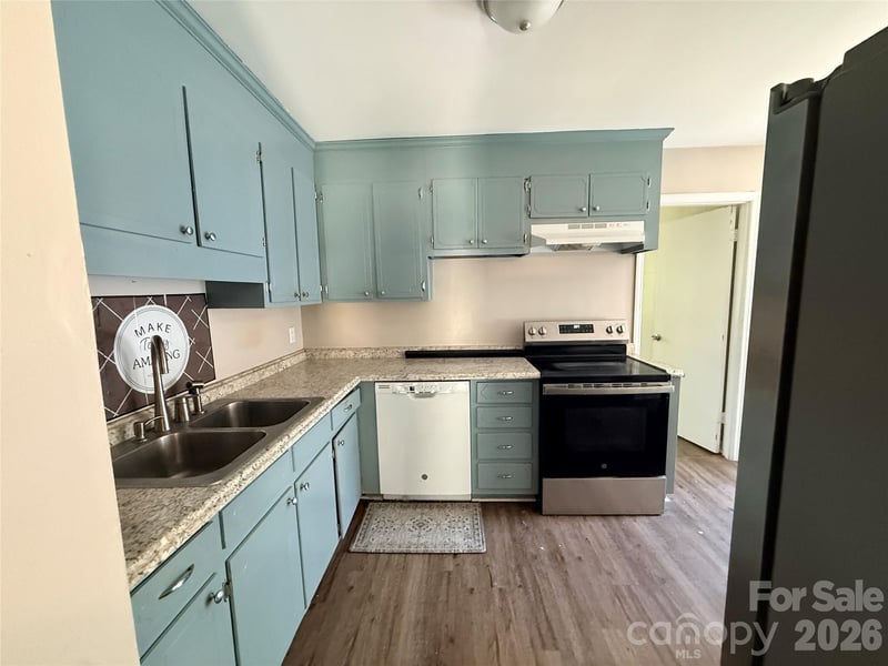 1120 Claremont Rd, Charlotte, NC 28214