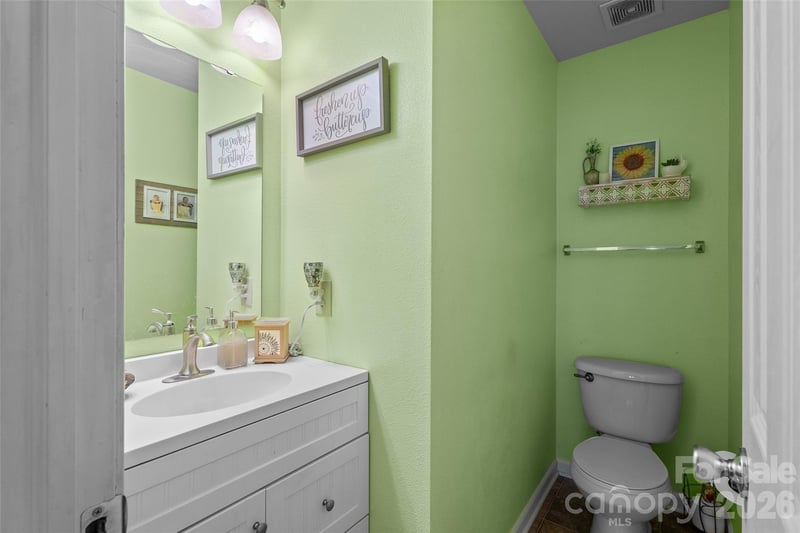 3248 Pikes Peak Dr, Gastonia, NC 28052