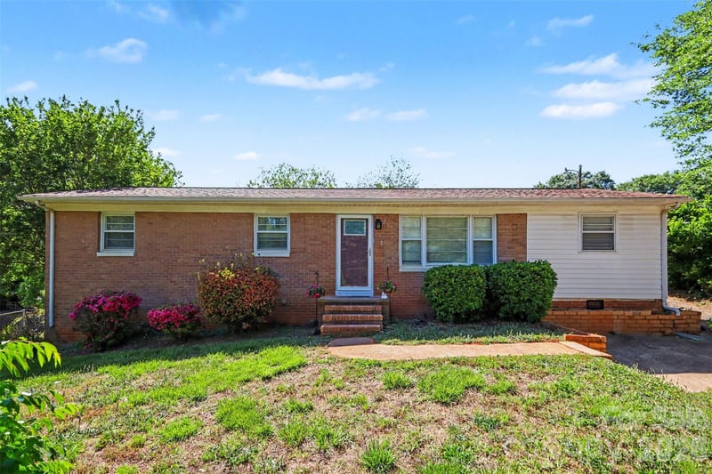 1907 Alpine Ln, Gastonia, NC 28054