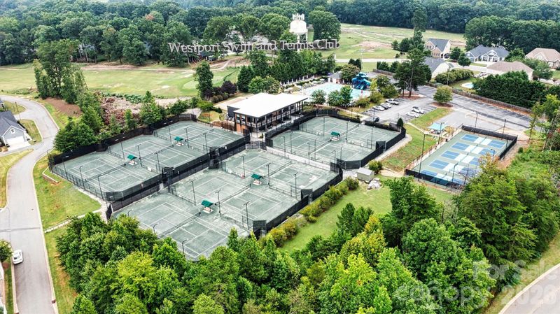 7538 Golf Course Dr S, Denver, NC 28037