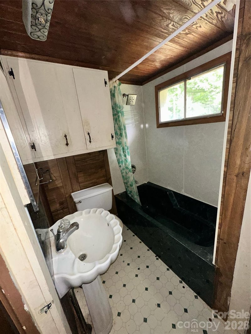 1611 W Fifth Ave, Gastonia, NC 28052