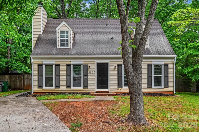 8800 Royal Scot Ln, Charlotte, NC 28227