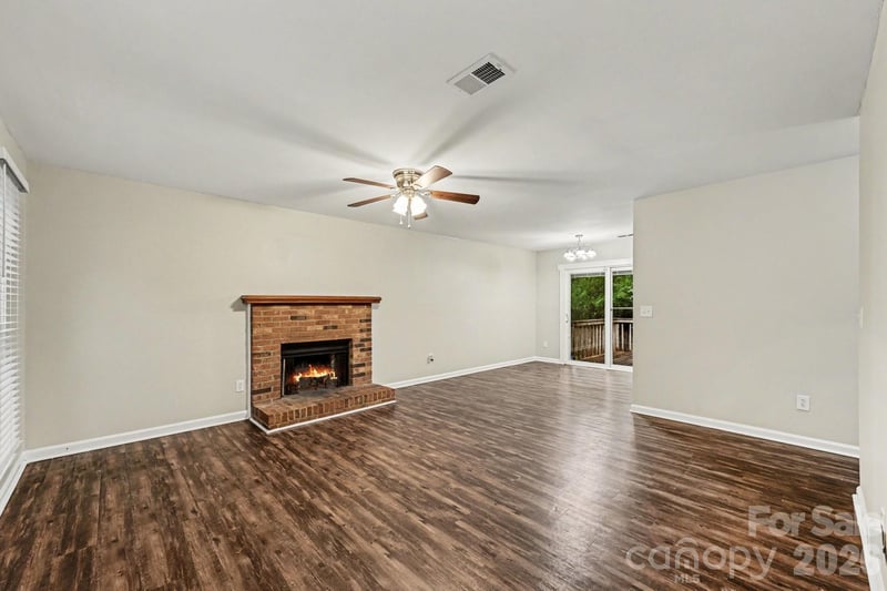 8800 Royal Scot Ln, Charlotte, NC 28227