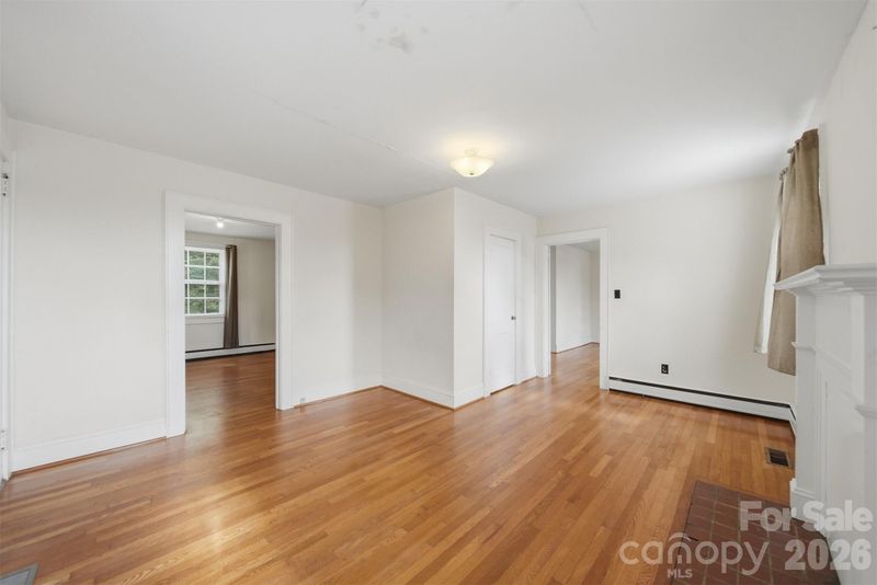 2711 SE 8th Ave SE, Hickory, NC 28602