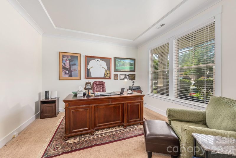 10020 Michael Crossing Dr, Charlotte, NC 28213