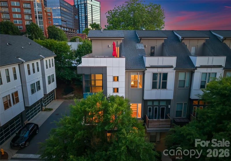 211 Doggett St, Charlotte, NC 28203