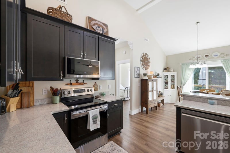 143 Beechnut Dr, Hendersonville, NC 28739