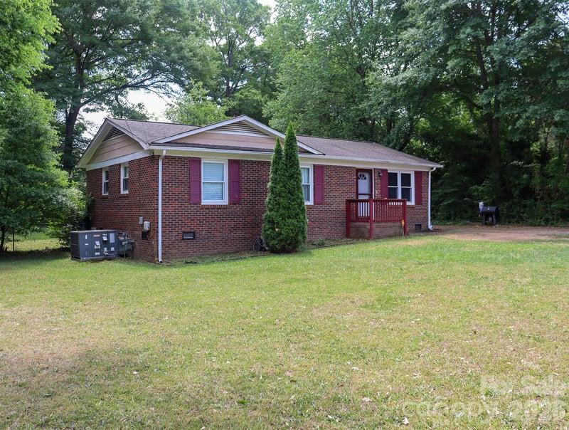 1006 Iris Dr, Gastonia, NC 28056