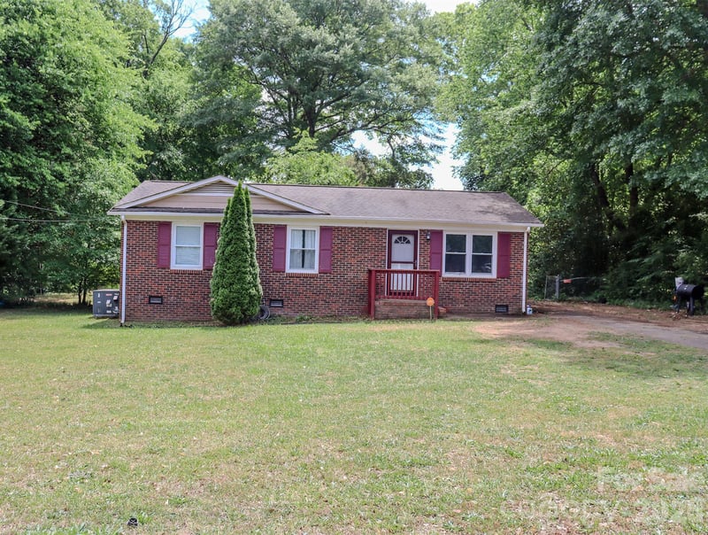 1006 Iris Dr, Gastonia, NC 28056