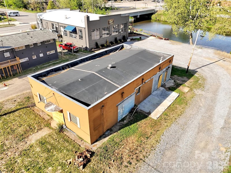 31 Penland St, Canton, NC 28716