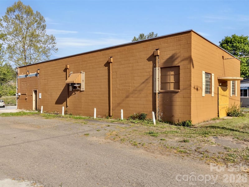 31 Penland St, Canton, NC 28716