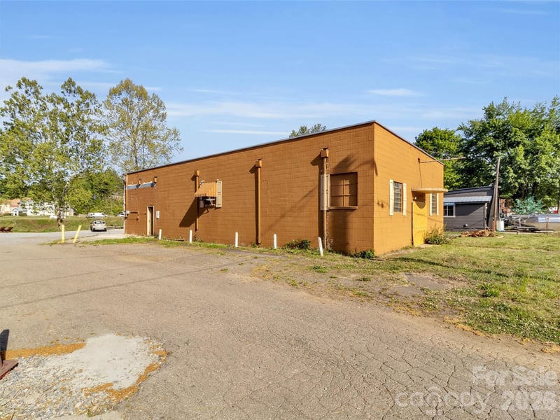 31 Penland St, Canton, NC 28716