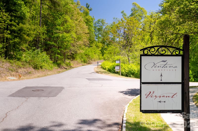 33 Bent Branch Ln, Asheville, NC 28804