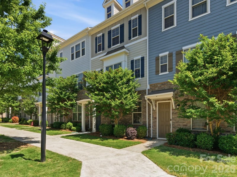 9812 Ainslie Downs St, Charlotte, NC 28273