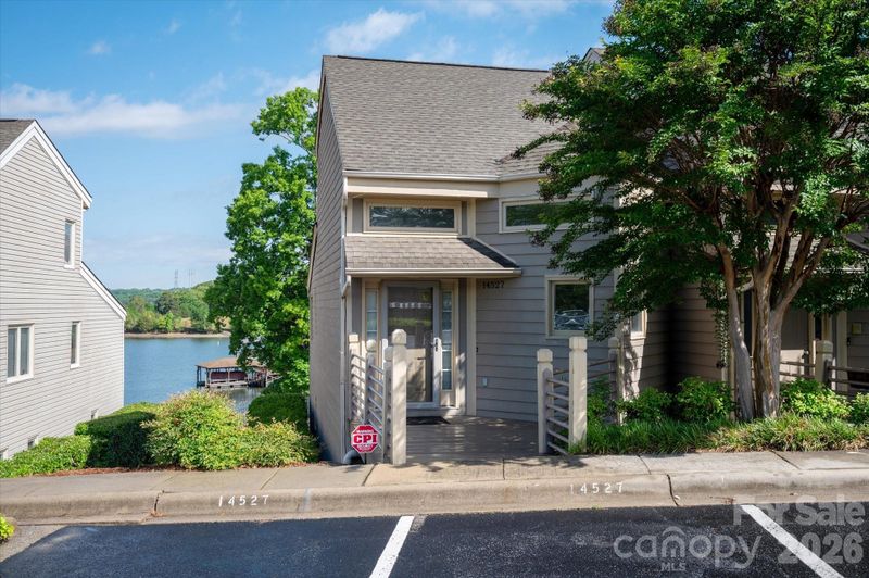 14527 Waterside Dr, Charlotte, NC 28278
