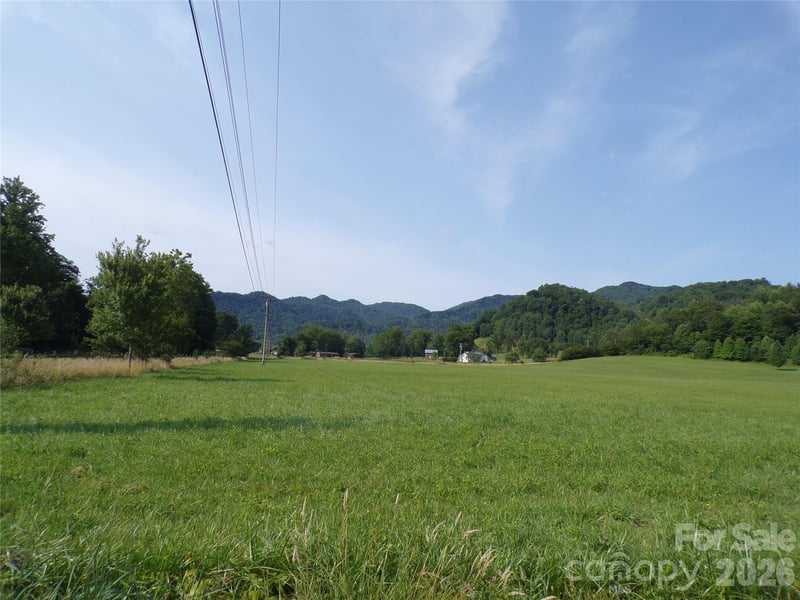 145 Kirks Dr, Hot Springs, NC 28743