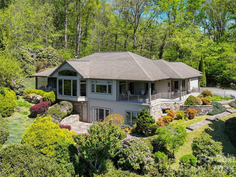 78 Banker Dr, Waynesville, NC 28786
