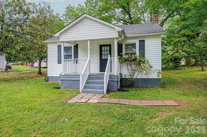 1725 8th Ave NE, Hickory, NC 28601
