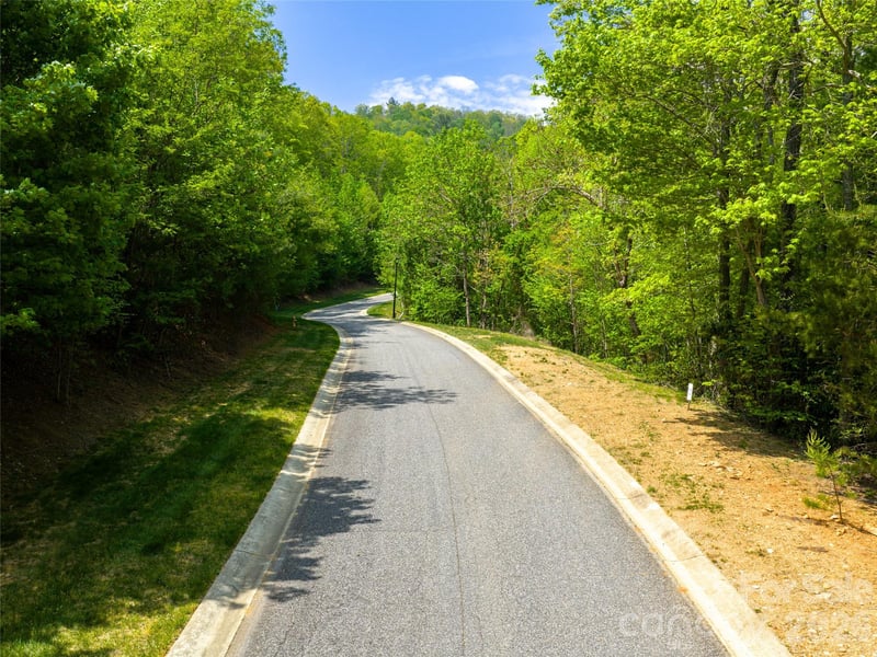 490 Barrington Dr #121, Asheville, NC 28803
