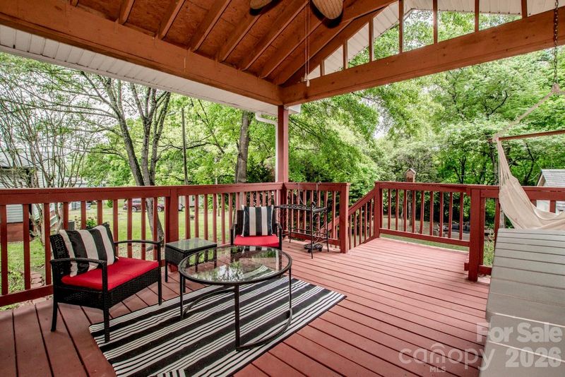 1204 E Catawba St, Belmont, NC 28012