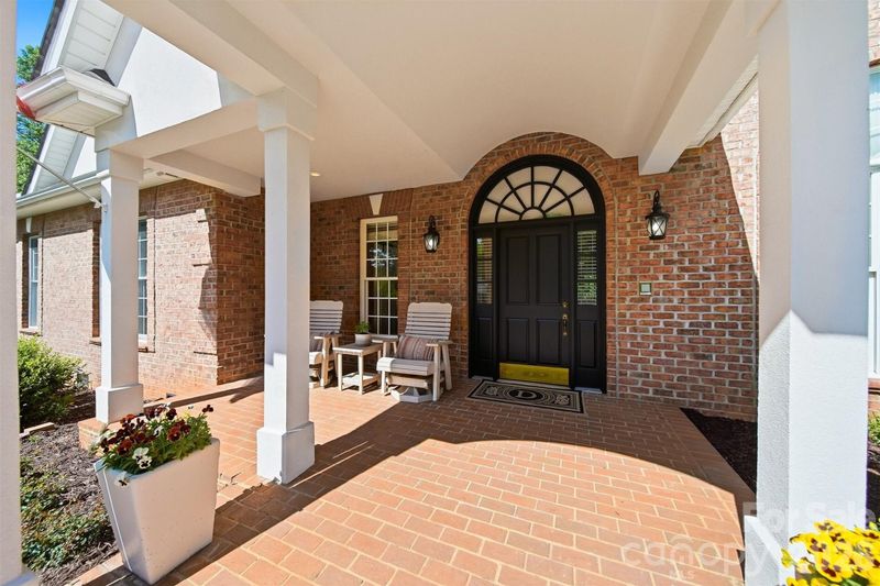 890 18th Avenue Ct NW, Hickory, NC 28601