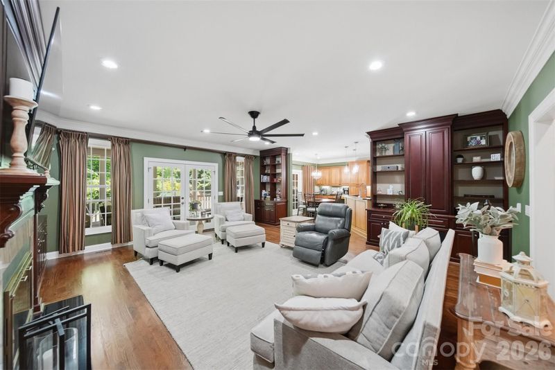 890 18th Avenue Ct NW, Hickory, NC 28601